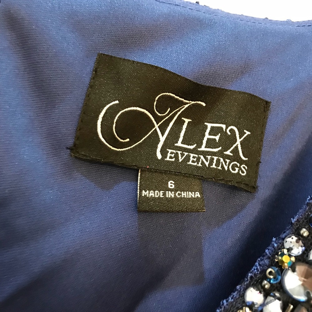 Alex Evenings - Vneck Dress - Picture 6 of 7